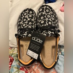 Brand new hey dudes size 7